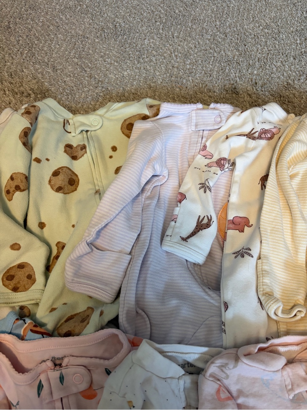 Lot Of (12) 0-3 month Girl Zipper Onesie - Picture 3 of 7